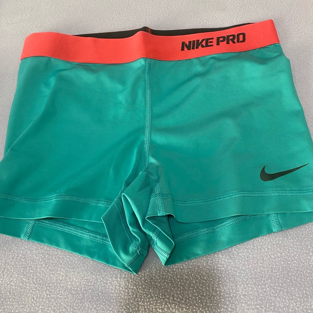 Nike Pro shorts size medium